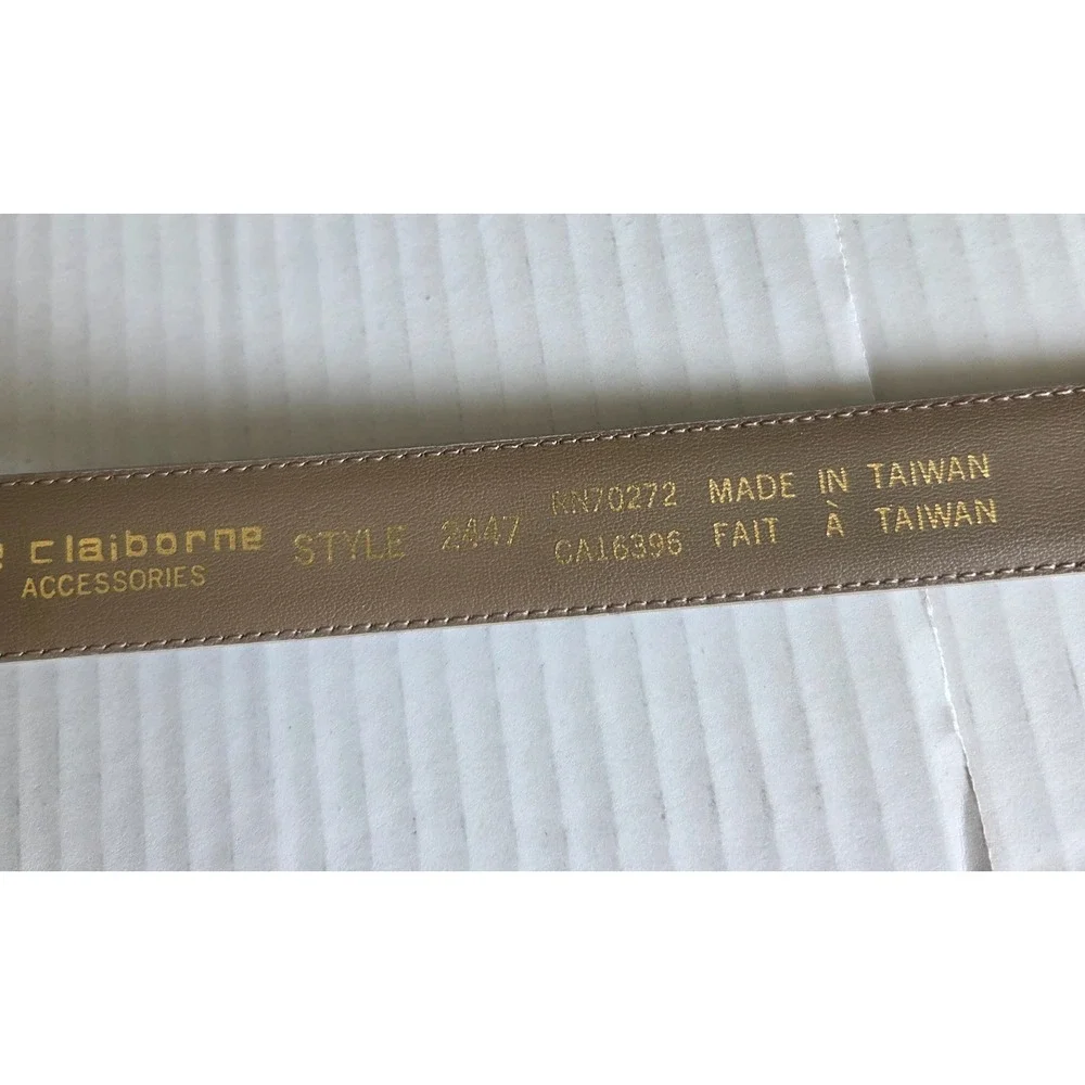 Liz Claiborne Beige Semi Aniline Leather Belt Gold Buckle Timeless 2447  18-20